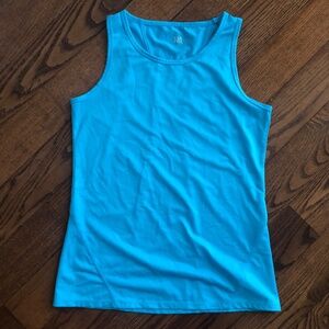 *Tail Small athletic top / shirt